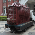 truth of free, stainless steel spray paint, resin，450 x 200 x 200 cm, 2011