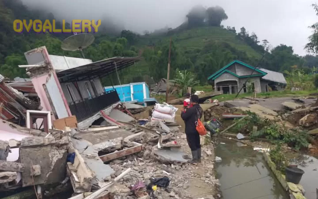 Fenomena Tanah Bergerak di Sumbawa Rusak 15 Rumah